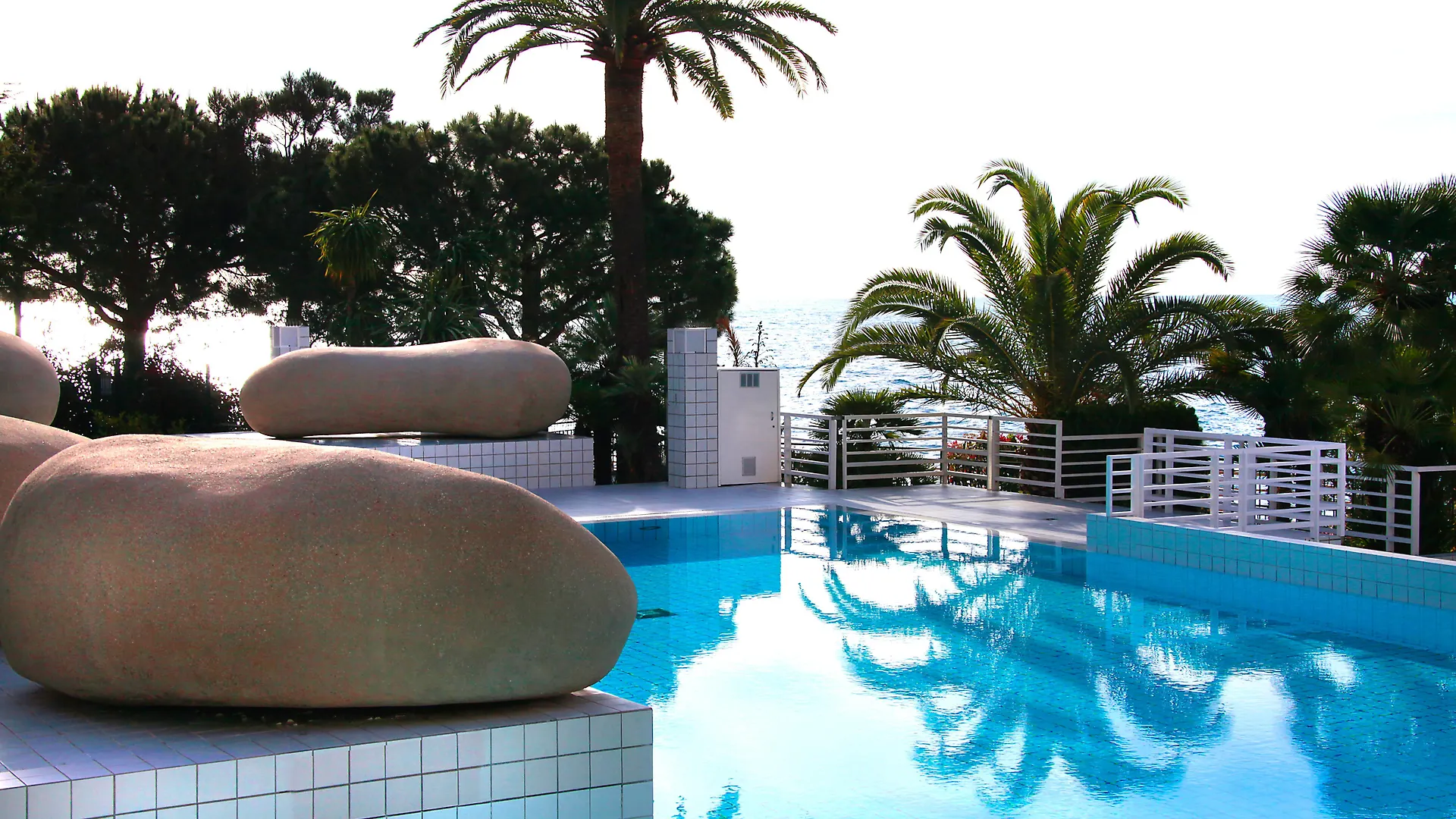 Columbus Hotel Monte-Carlo, Curio Collection By Hilton