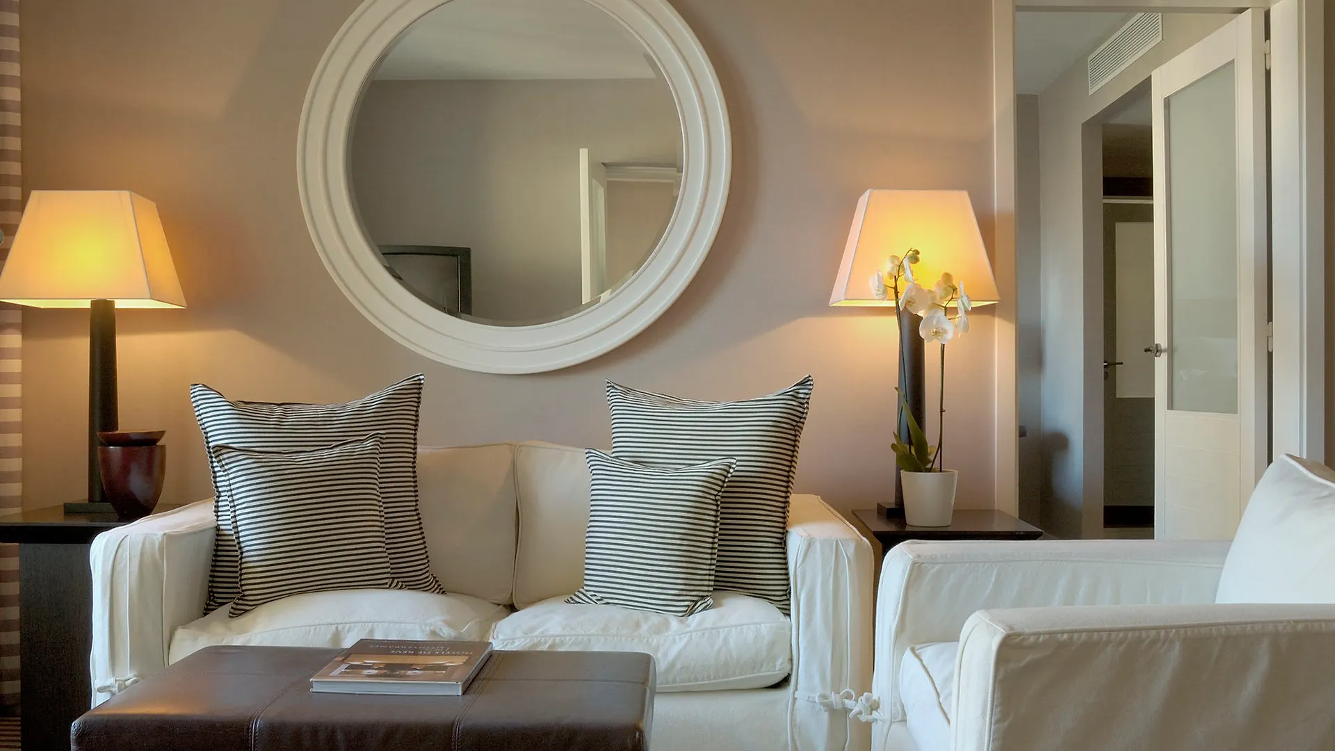 Columbus Hotel Monte-Carlo, Curio Collection By Hilton